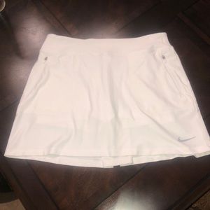 Women’s White Nike Golf/Tennis Skirt size M
